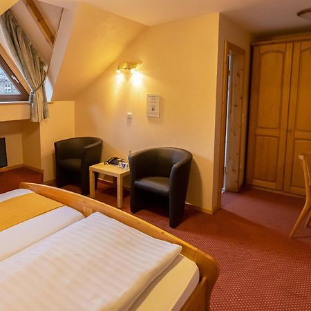 Hotel Sauerlaender Hof ヴィリンゲン エクステリア 写真
