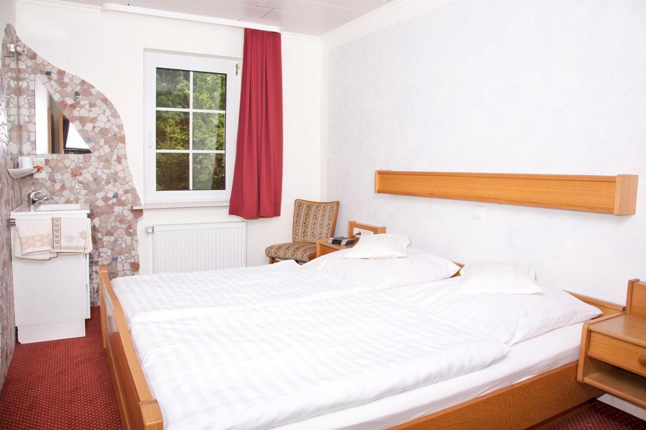 Hotel Sauerlaender Hof ヴィリンゲン エクステリア 写真