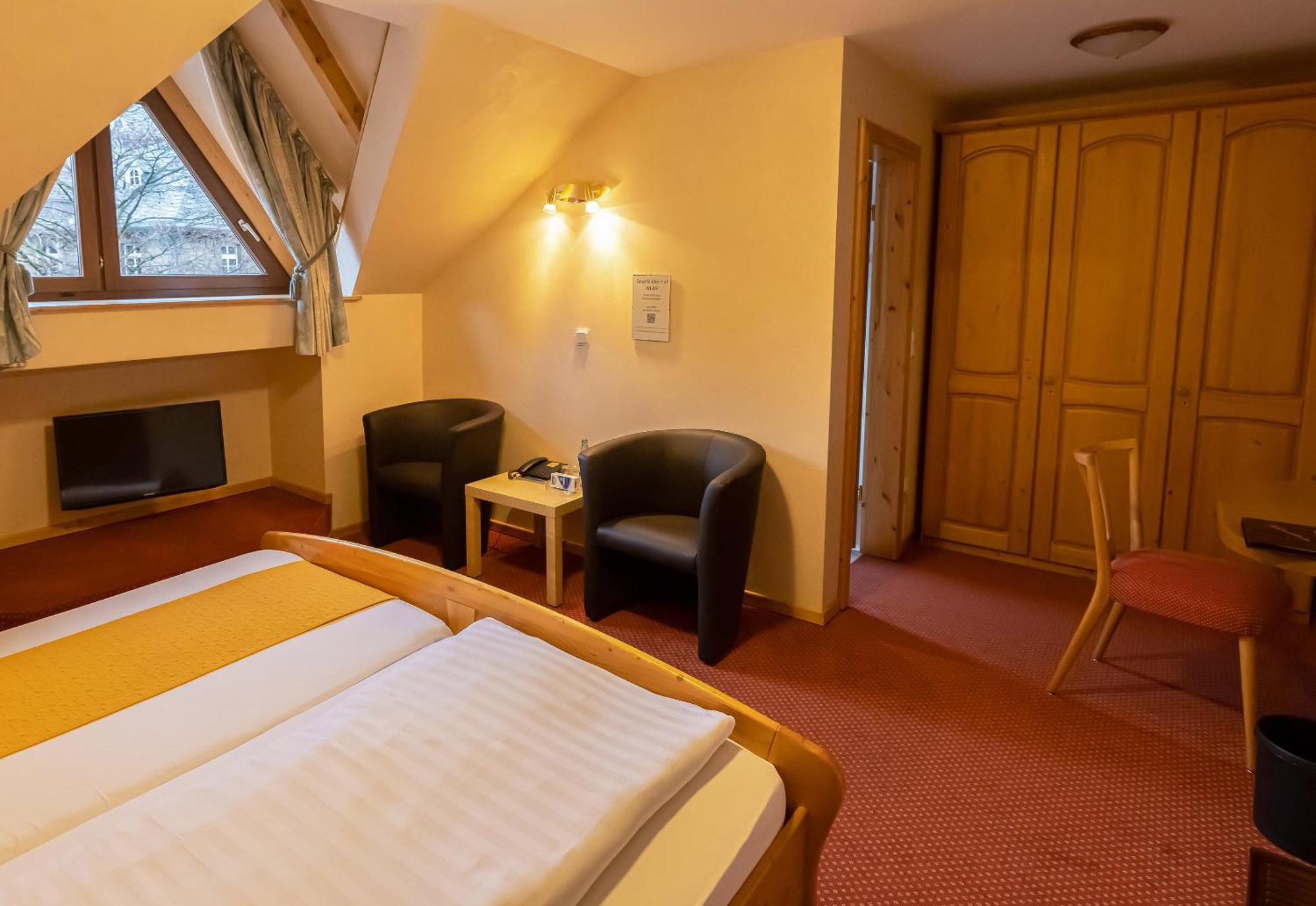 Hotel Sauerlaender Hof ヴィリンゲン エクステリア 写真