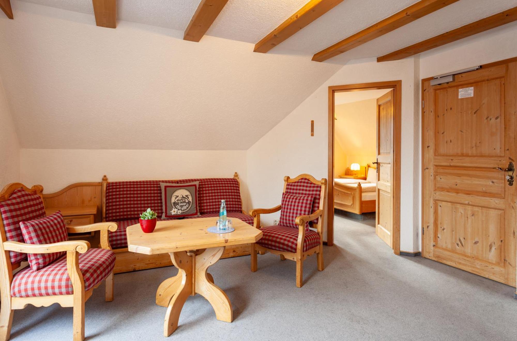 Hotel Sauerlaender Hof ヴィリンゲン エクステリア 写真