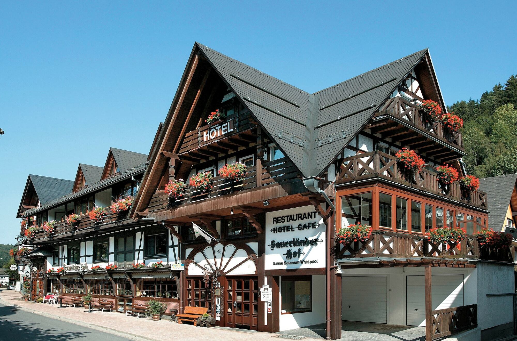 Hotel Sauerlaender Hof ヴィリンゲン エクステリア 写真